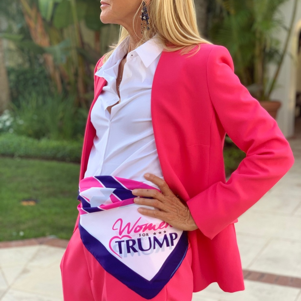 Women’s scarf 90x90 cm Trump blue and pink‎
